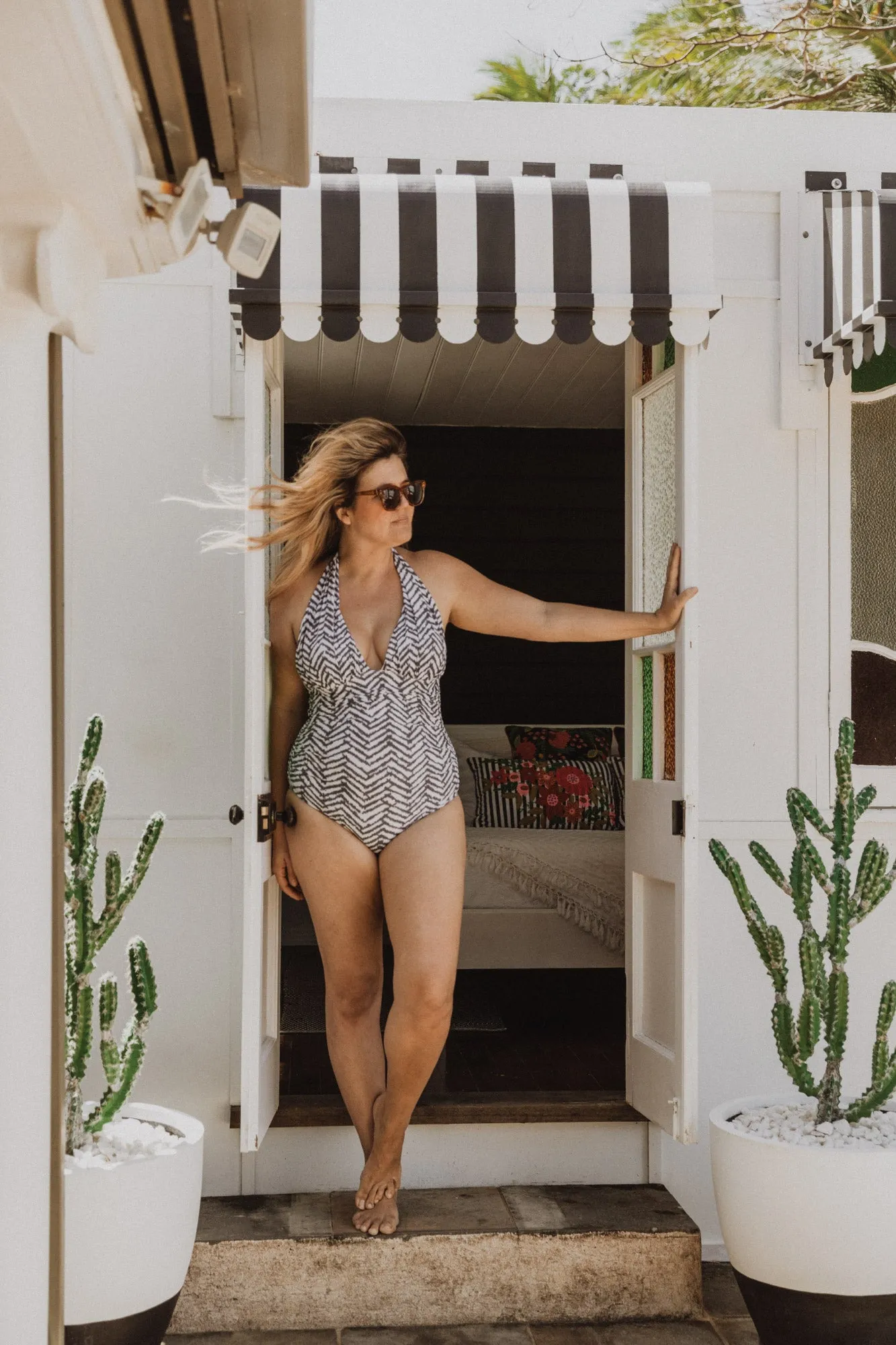 Plunge One Piece - Hotel Vienna
