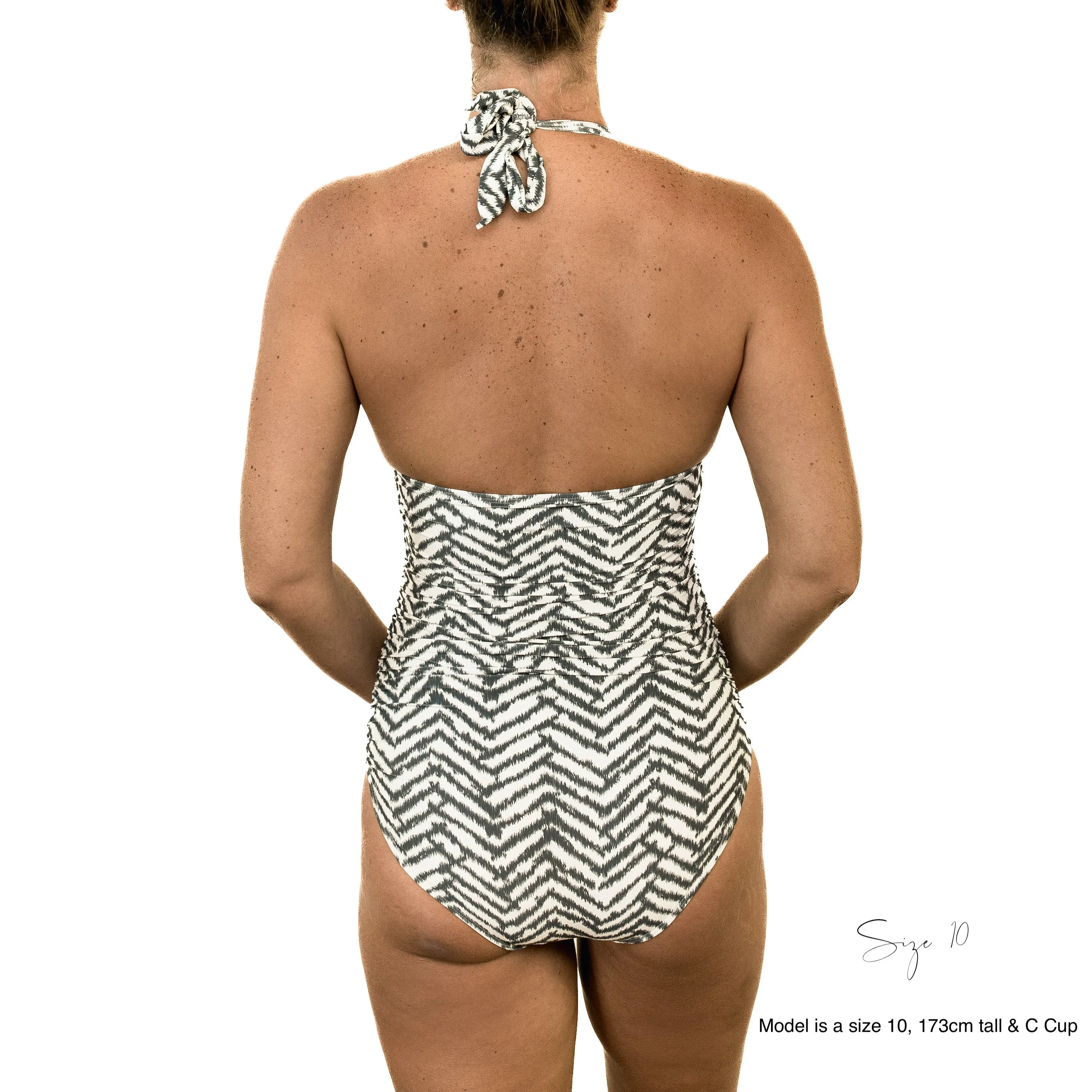 Plunge One Piece - Hotel Vienna