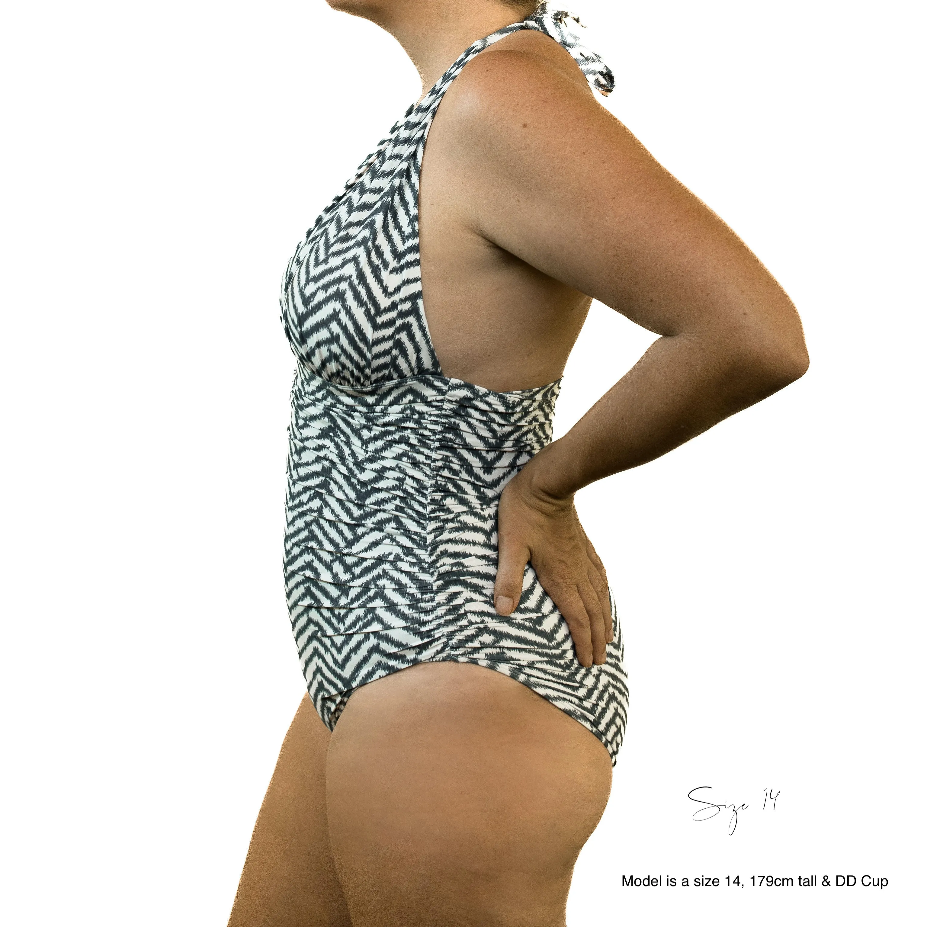 Plunge One Piece - Hotel Vienna