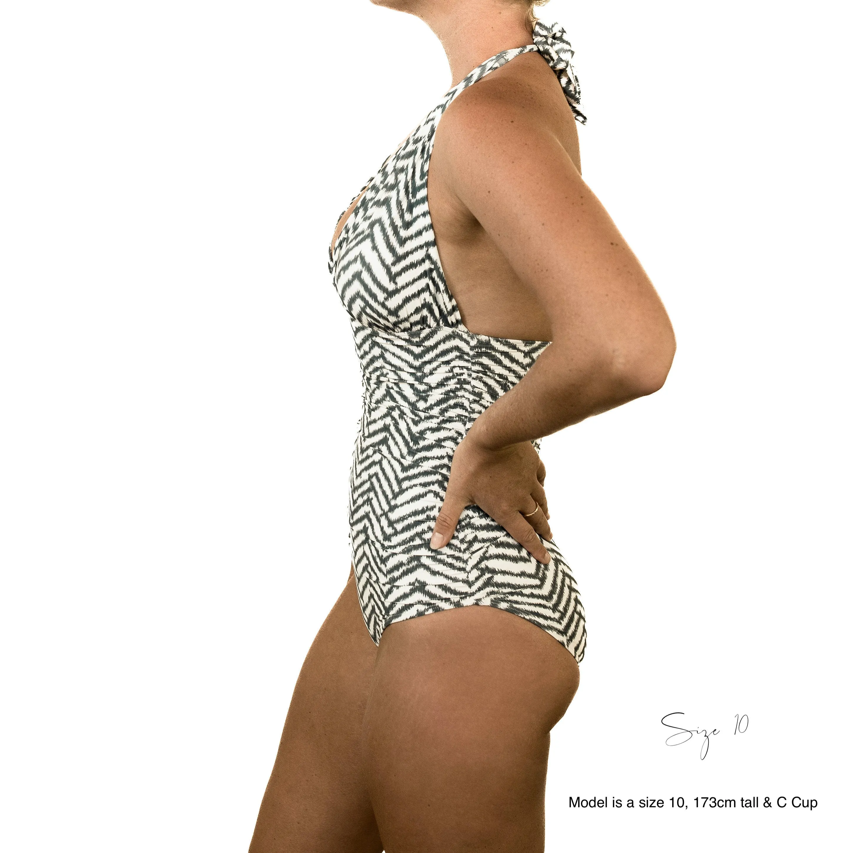 Plunge One Piece - Hotel Vienna