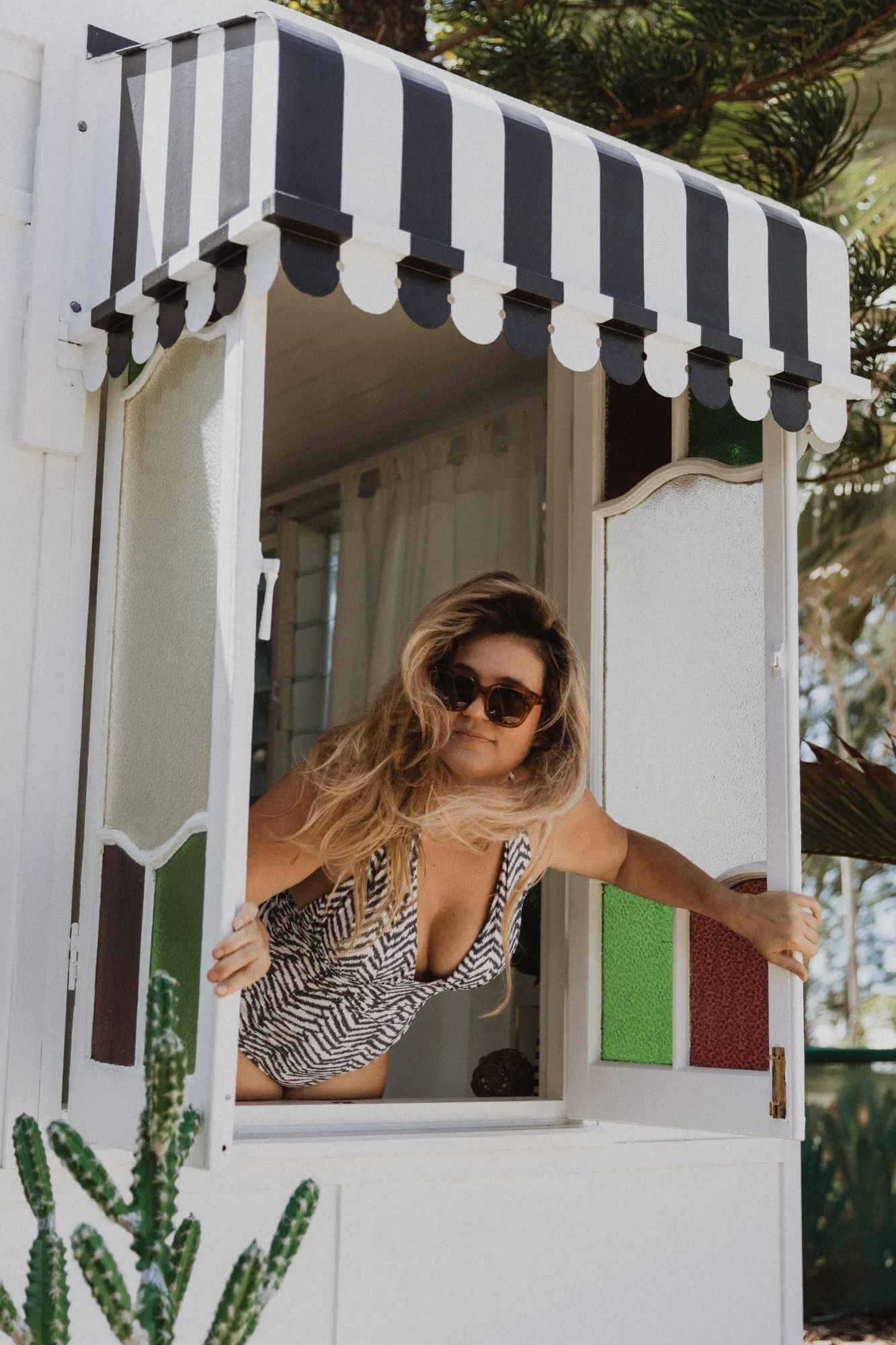 Plunge One Piece - Hotel Vienna