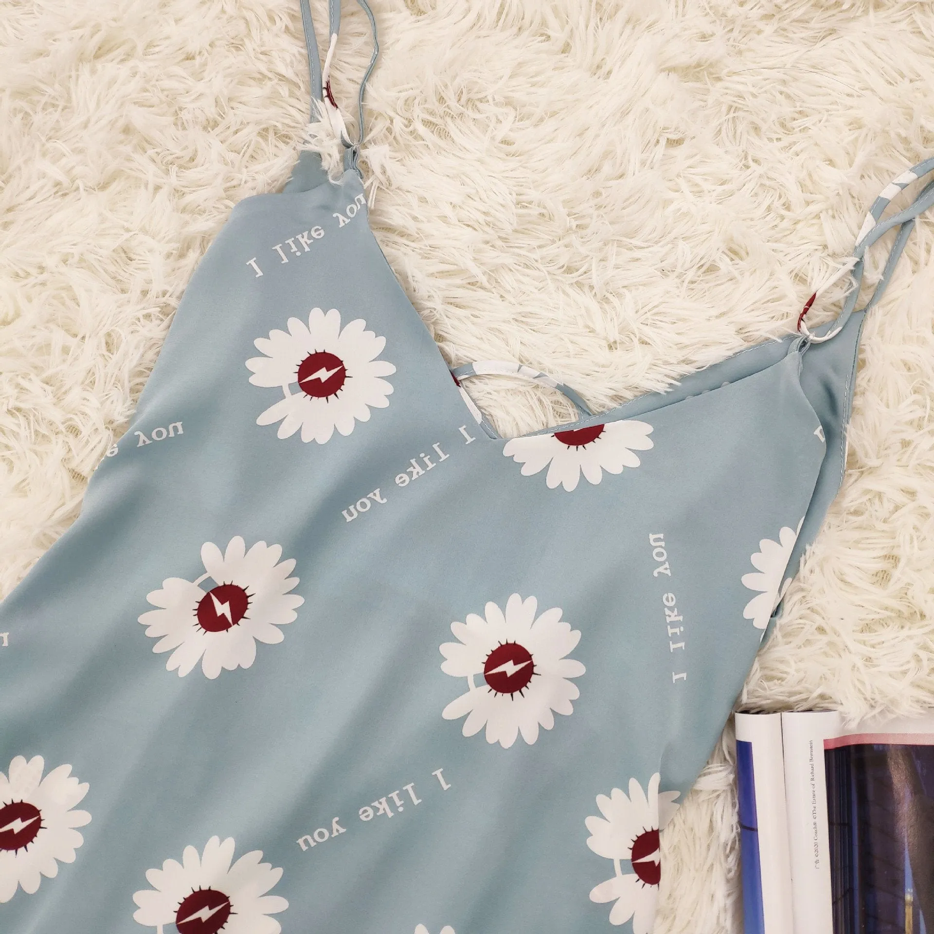 Summer ice silk suit sling shorts small daisy pajamas lovely fresh sweet two sets of home clothes pajamas